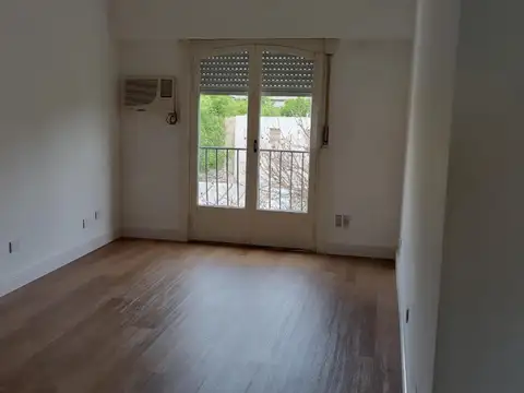 3 Ambientes al frente Luminoso