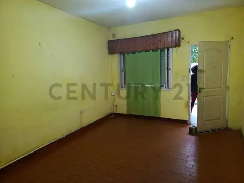 Casa 4 ambientes con 1 baño