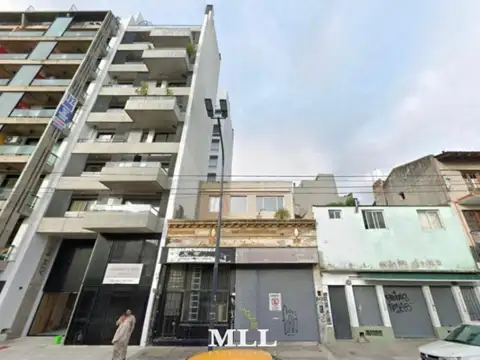 Av. Alvarez Thomas  66/70. Frente al mercado de pulgas! posibilidad de construir aprox.  2.100 m2.