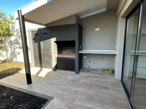 VENTA CHALET 4 AMBIENTES RECICLADO -  SAN JOSE