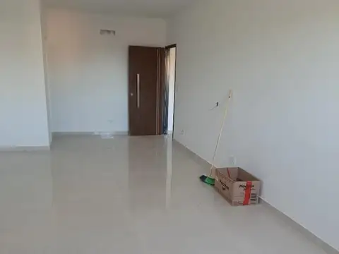 Oficina en Alquiler en Lanús Este, $ 550.000