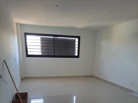 Oficina 4 ambientes con 3 baños