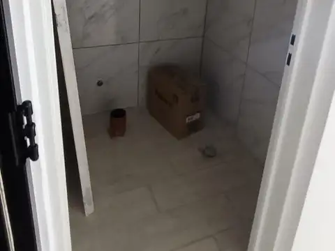 Oficina en Alquiler en Lanus Este, $ 550.000
