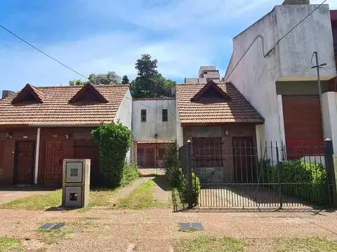 OPORTUNIDAD  DUPLEX TRES AMBIENTES CON ESPACIO DE COCHERA