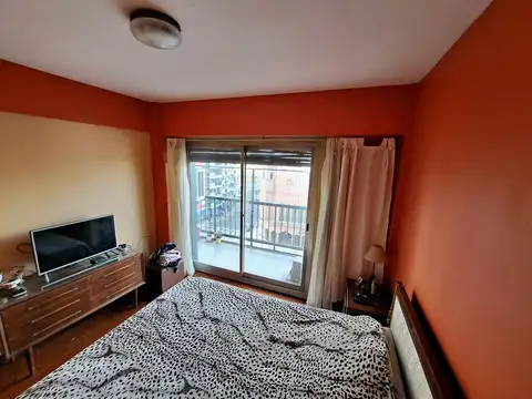 Departamento en Venta 3 ambientes en Av. Montes de Oca. Barracas, CABA.