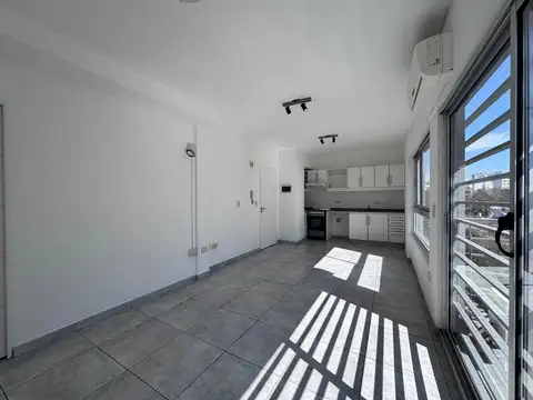 Departamento en Alquiler en Floresta, $ 650.000