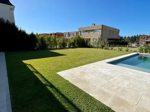 Casa en Alquiler de 3 dormitorios