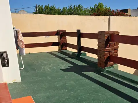 Carlos Pellegrini 300