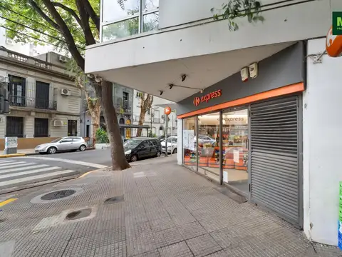 Excelente local esquina actualmente alquilado Carrefour Expr