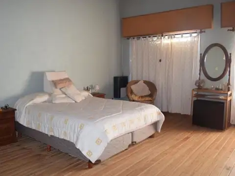 CASA EN VENTA SAN MIGUEL DEL MONTE 4 AMBIENTES