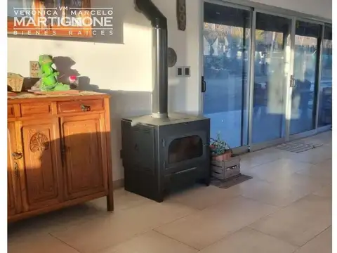 Casa 4 ambientes con 2 baños