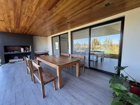 Casa en Alquiler de 3 dormitorios