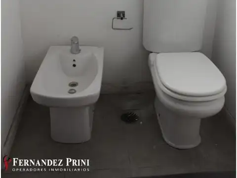 Oficina en Venta con 4 cocheras