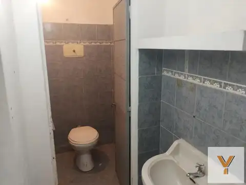 Local en Alquiler en Monte Castro, $ 850.000