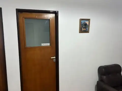 Oficina en ALQUILER en excelente ubicación