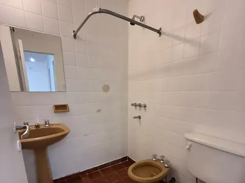 Departamento 5 ambientes con 1 baño