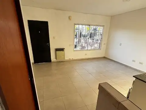Depto Tipo Casa 3 ambientes con 1 baño