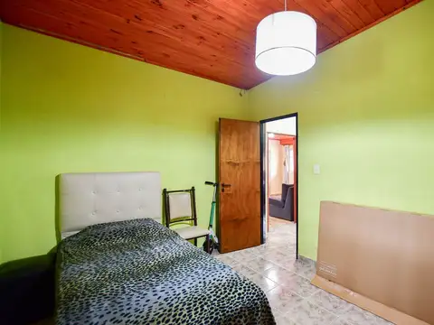 Casa 2 dormitorios venta La Plata parque y cochera