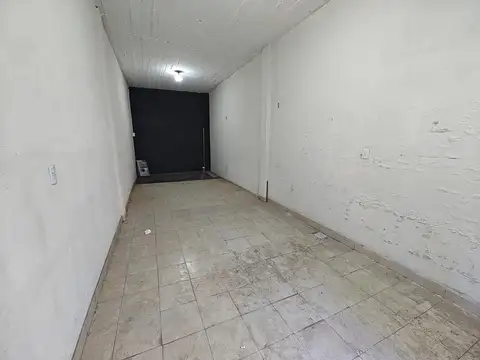 Local en Alquiler en Villa Scasso (Km.28), $ 400.000