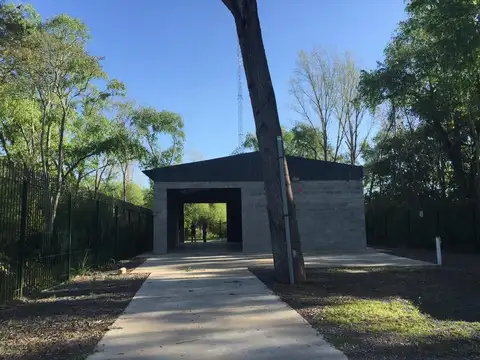 Excelente terreno sobre el Parana de las Palmas con acceso vehicular asfaltado