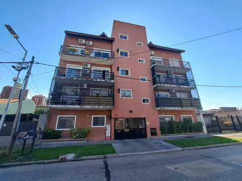 2 AMBIENTES CON ESPACIO GUARDA COCHE