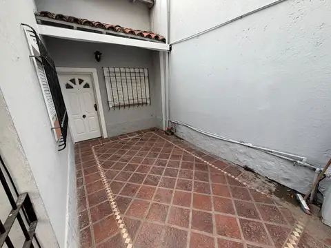 Casa 3 ambientes con 1 baño