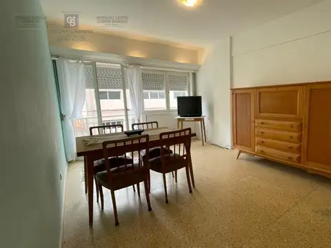 Venta de departamento céntrico de 3 ambientes con cochera y dependencia en Miramar.