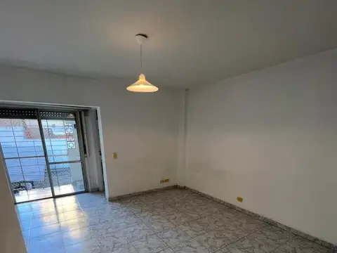 Sarmiento 1400 , Piso 1