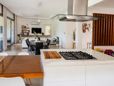 Casa 3 dormitorios   Playroom  Barrio Cerrado Puerto Roldan