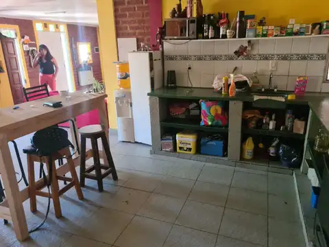 Casa 5 ambientes con 1 baño