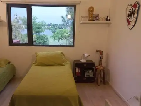 Casa en Alquiler con 2 cocheras