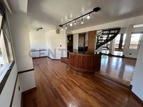 Oficina 4 ambientes con 1 baño