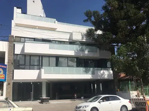 VENTA COCHERA CARLOS PAZ - A MTS TEATRO LUXOR