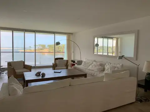 Departamento en Alquiler Temporal de 4 dormitorios