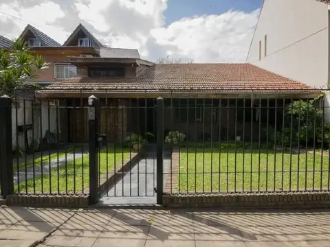 Casa de 3 ambientes en  venta en Martinez