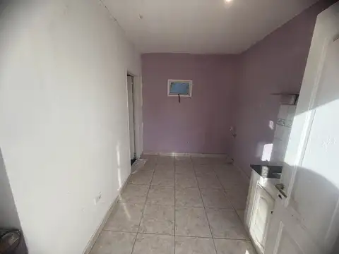 Casa 6 ambientes con 2 baños