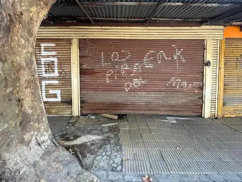 TRES LOCALES EN BLOCK EN VENTA EN R. CALZADA
