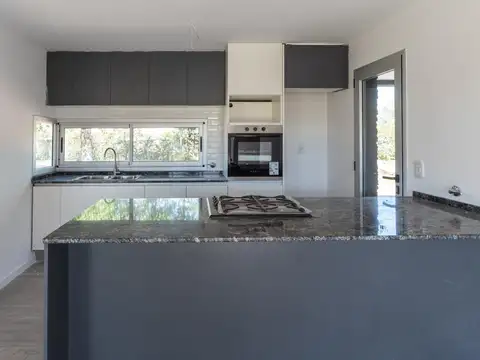 Casa en Venta en Puerto Roldan, USD 220.000