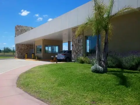 Casa moderna en alquiler anual