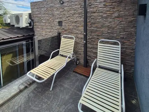 Depto Tipo Casa 3 ambientes con 2 baños