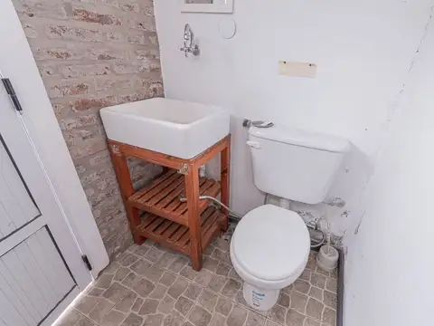 Casa 2 ambientes con 1 baño