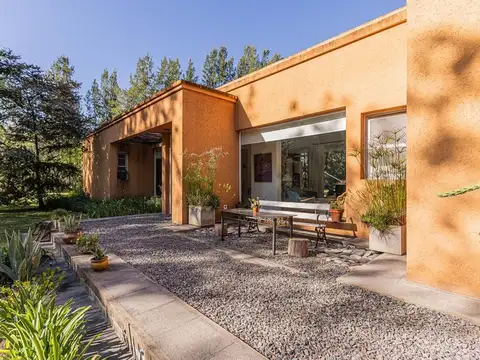 Campos de Roca, Ruta 2 km 65 100