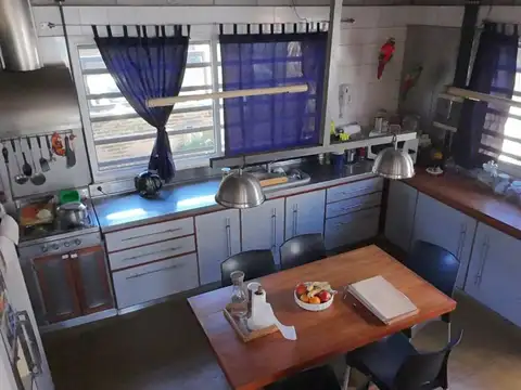 Casa en Venta con 3 cocheras