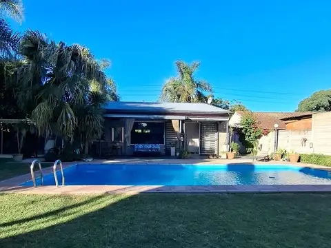 Venta casa de 6 ambientes con pileta en El Talar