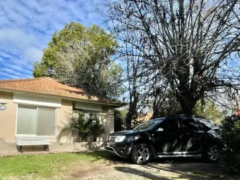Casa en Venta con 3 cocheras