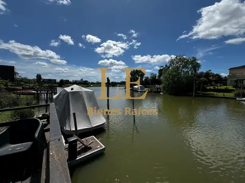 Casa en Venta con 6 cocheras