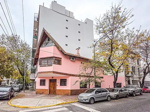 Venta Casa 4 dormitorios Lote Propio En esquina 2 plantas Terraza Garage Almagro