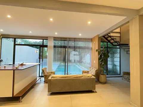 Casa en Venta en City Bell [Cod: 7253-476]