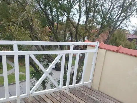 Casa en Alquiler con 1 cochera