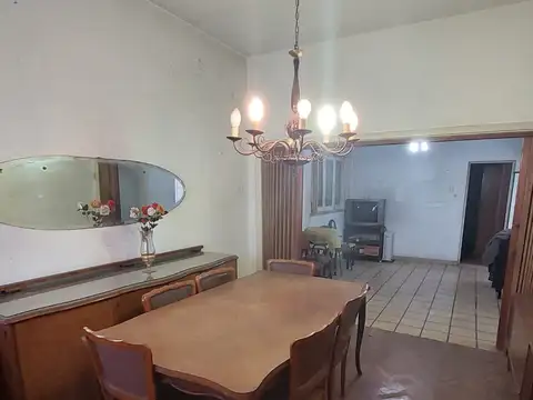 Casa 4 ambientes con 1 baño